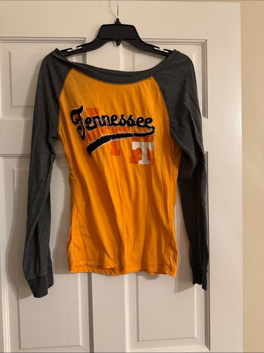 Gently used Tennessee Long Sleeve Raglan Kids Top - Orange & Gray